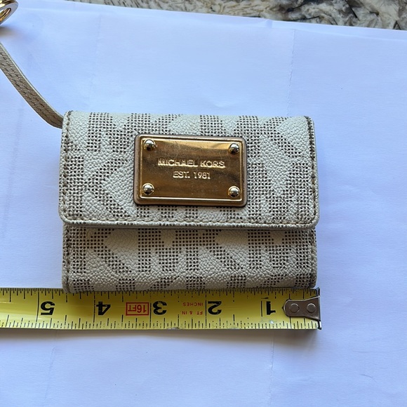Michael Kors wallet with key holder - Picture 5 of 8